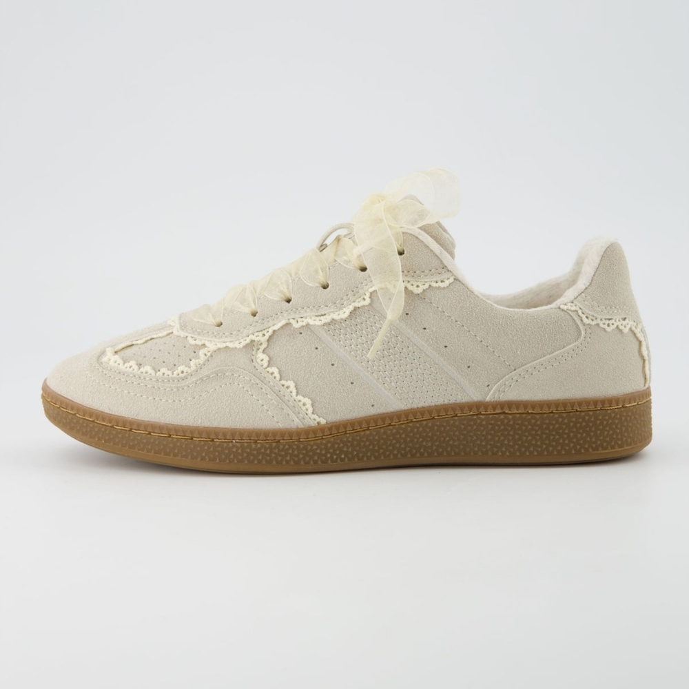 NIB Cushionaire Belinda Casual Sneakers Size 6.5W In Ivory W/ Extra Plain Laces - Picture 2 of 12
